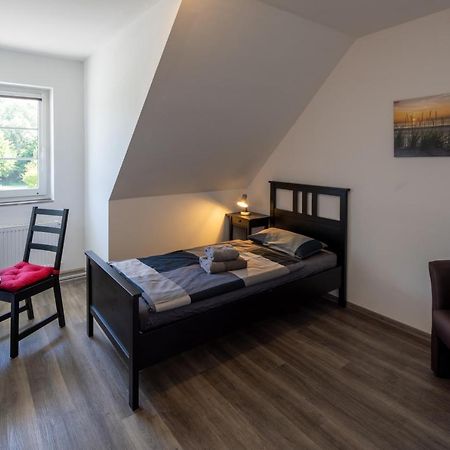 Gaestehaus Olympia Wilhelmshaven - Moderne Einzelzimmer Mit Eigenem Bad Fuer Monteure 쇼르텐스 외부 사진