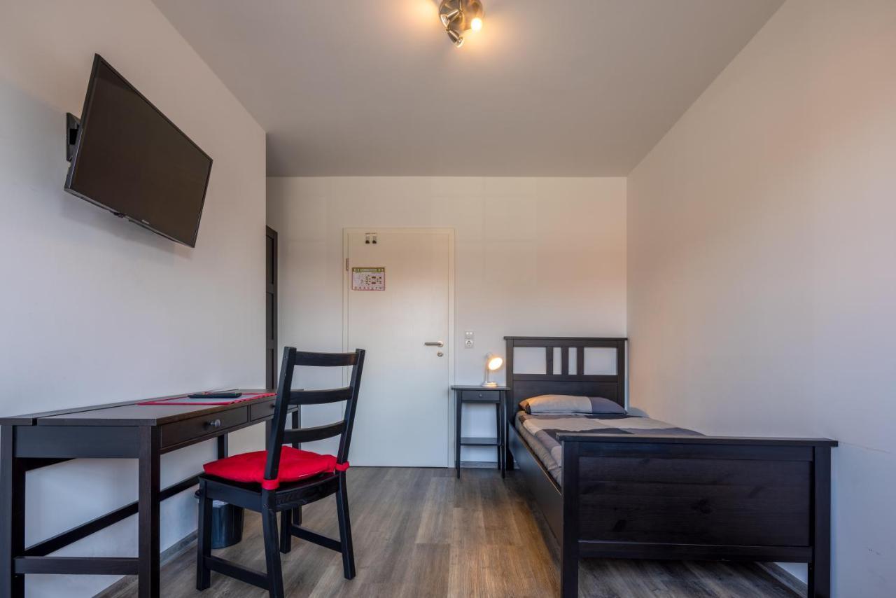 Gaestehaus Olympia Wilhelmshaven - Moderne Einzelzimmer Mit Eigenem Bad Fuer Monteure 쇼르텐스 외부 사진